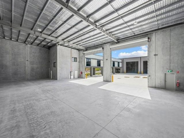 Warehouse for rent in Toombul, Queensland
