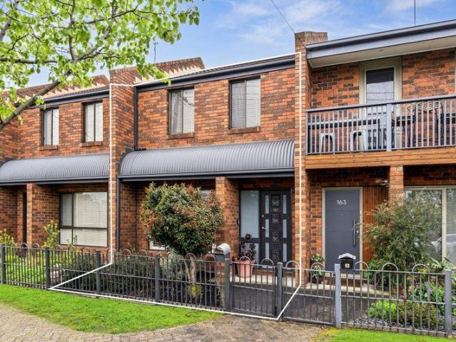 Townhouse for sale in Geelong