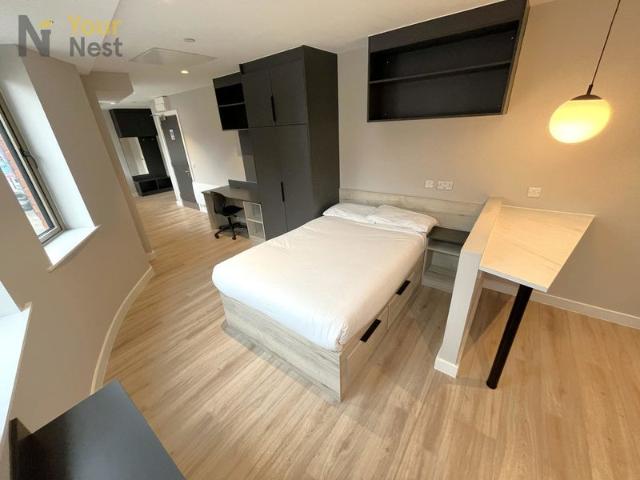 Studio for rent in West Yorkshire