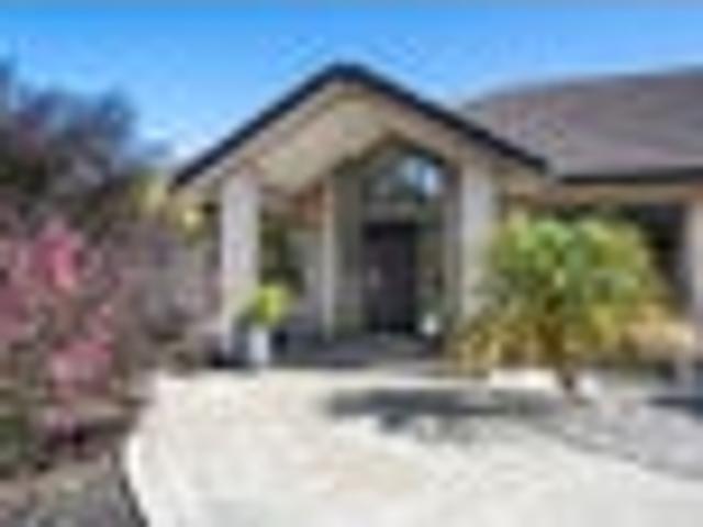 House for sale in Oratia, Oroua County