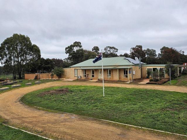 Cottage for sale in Dunolly, Victoria