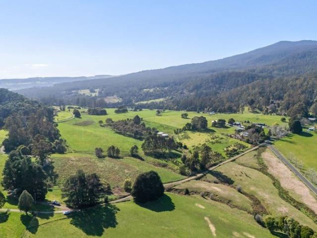 Cottage for sale in Underwood, Tasmania