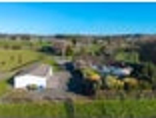 House for sale in Awhitu