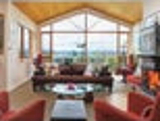 House for sale in Acacia Bay