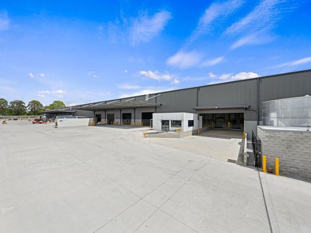 Warehouse for rent in Toombul, Queensland