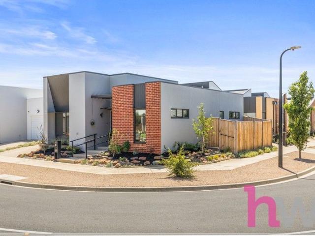 Townhouse for sale in Lara, Victoria