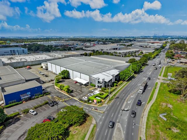 Warehouse for rent in Toombul, Queensland