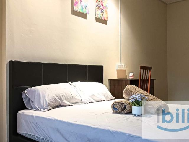 Room for rent in Long Miri