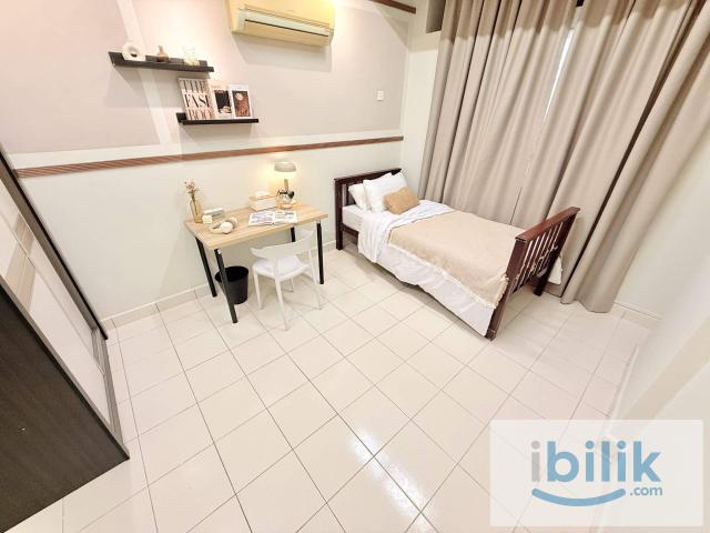 Room for rent in Petaling, Alam Impian