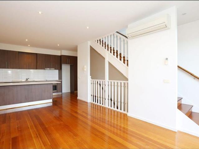 Townhouse for rent in Camerons Creek, Victoria