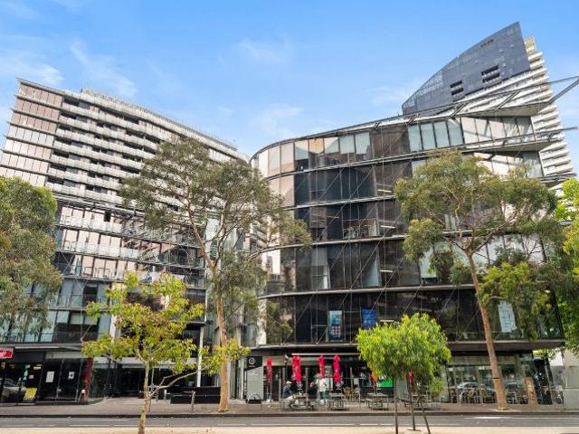 Office for rent in Docklands, Melbourne