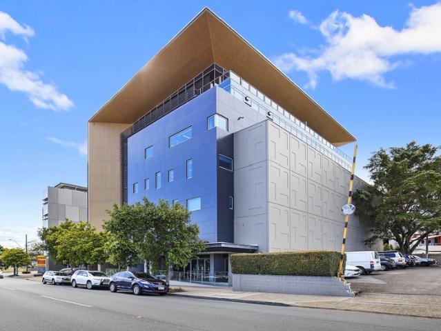 Office for rent in Toombul, Queensland