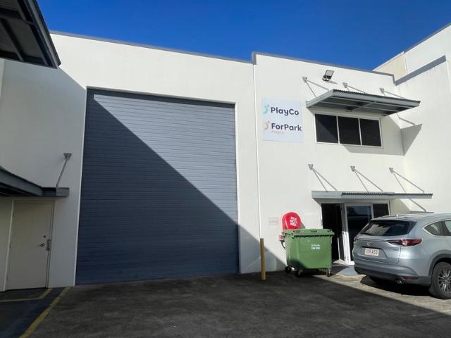 Warehouse for rent in Toombul, Queensland