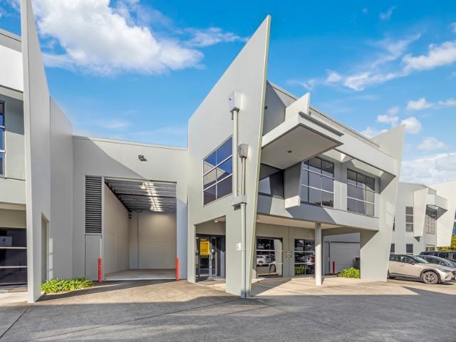 Warehouse for rent in Toombul, Queensland