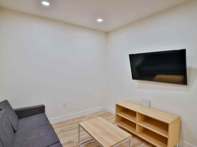 Apartment for rent in Canoga Park, California