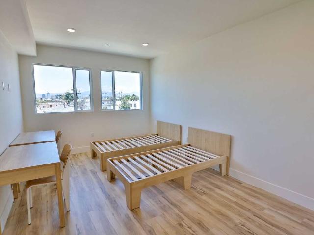 Apartment for rent in Canoga Park, California