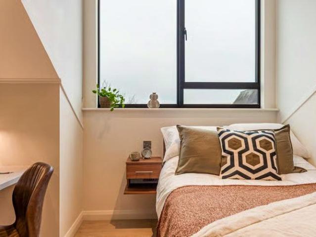 Studio for rent in Queen's Quarter, Northern Ireland