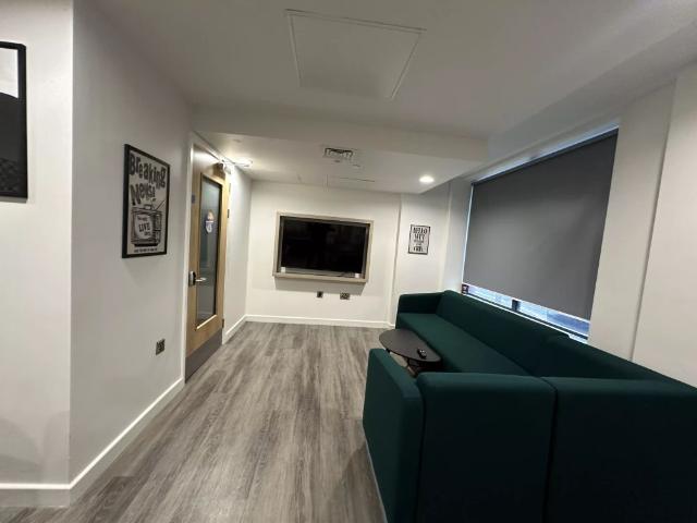 Studio for rent in West Yorkshire