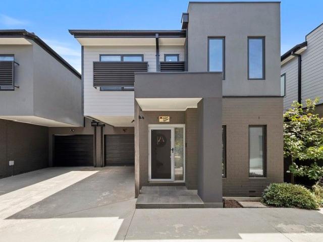 Townhouse for sale in Camerons Creek, Victoria