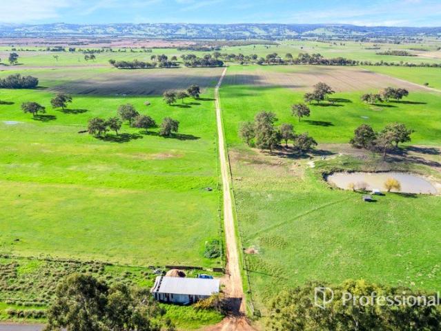 Cottage for sale in Wokalup, Western Australia