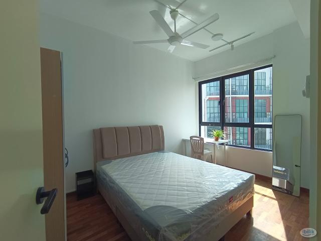 Room for rent in Petaling, Alam Impian