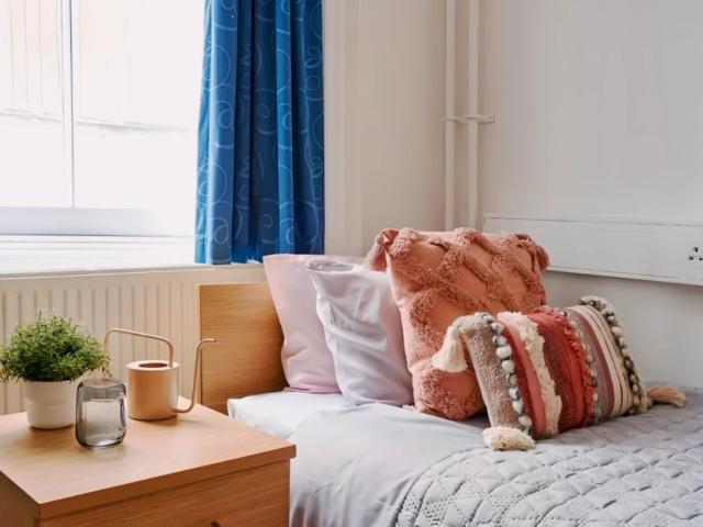 Room for rent in Victoria, Greater London