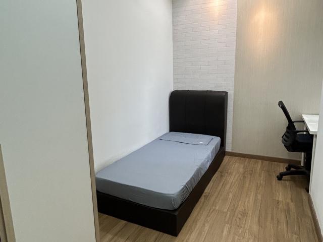 Room for rent in Petaling, Alam Impian