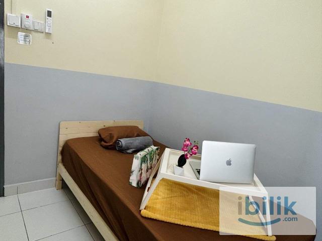 Room for rent in Petaling, Alam Impian
