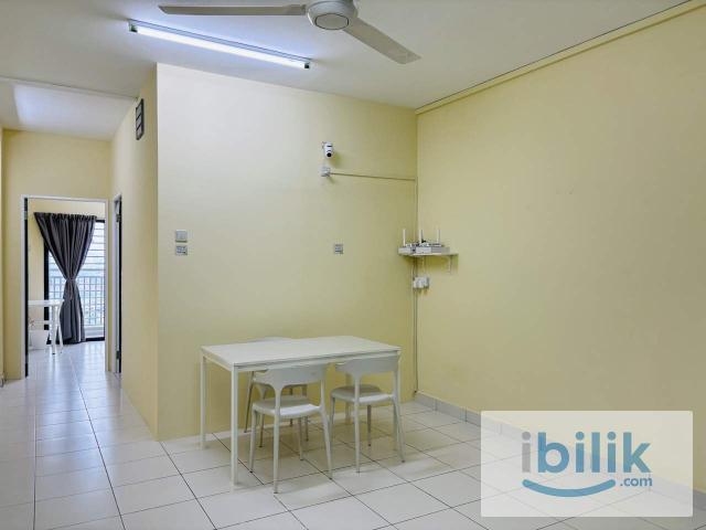Room for rent in Petaling, Alam Impian