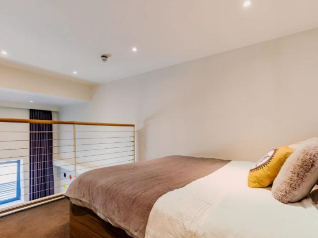 Studio for rent in Cowcaddens, Scotland