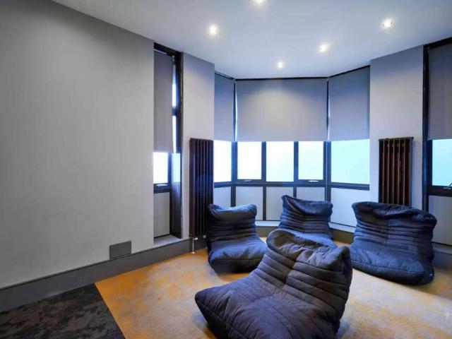 Studio for rent in St Ann's, Haddon