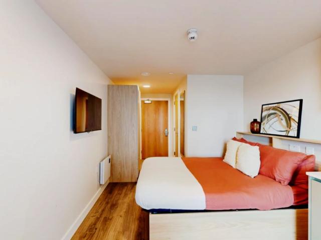 Studio for rent in Canley Gardens, West Midlands