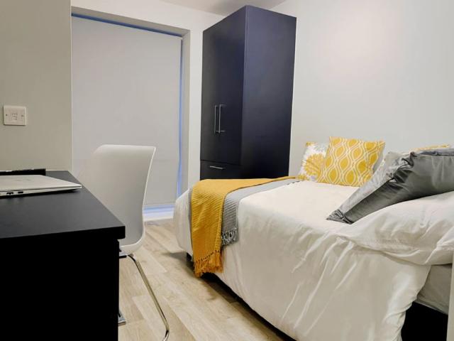 Studio for rent in St Ann's, Haddon