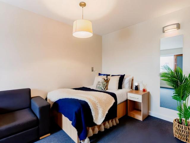 Studio for rent in Reading