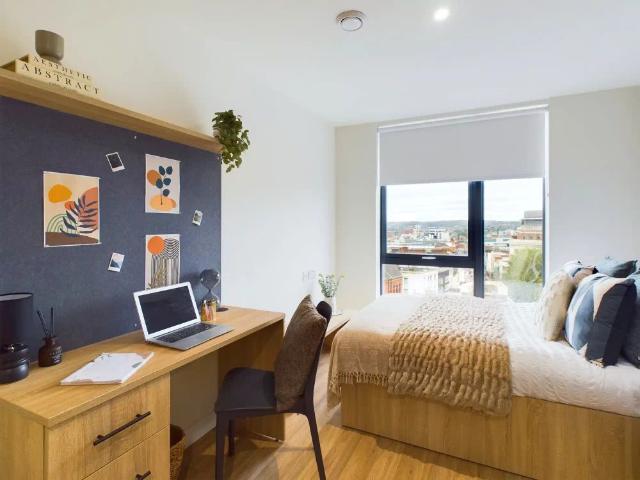 Studio for rent in Leylands, West Yorkshire