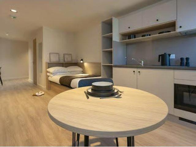 Studio for rent in Canongate, Old Town