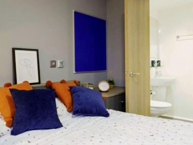 Studio for rent in Bare, Lancashire