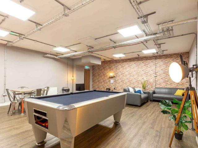 Studio for rent in Hyde Park, West Yorkshire