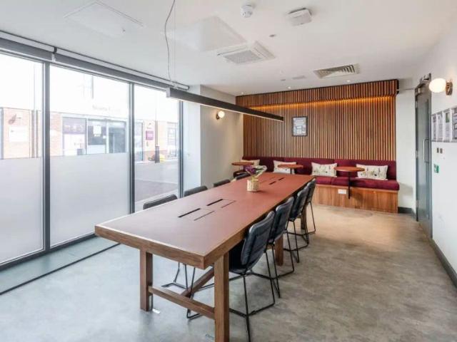 Studio for rent in Row Town, Surrey