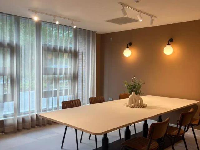Studio for rent in Foss Islands, High Field