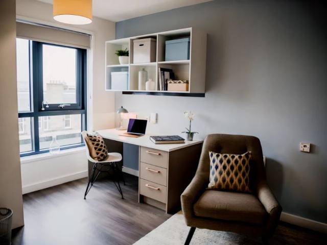 Studio for rent in Gayfield, Broughton