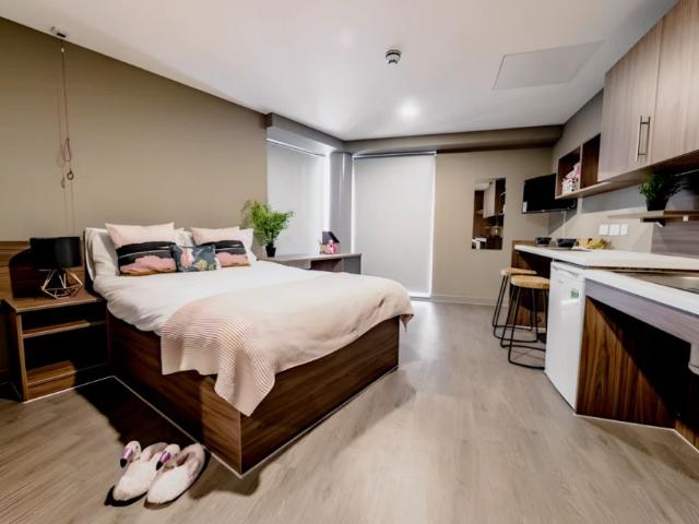Studio for rent in Partickhill, Glasgow