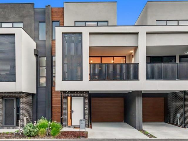 Townhouse for sale in Camerons Creek, Victoria