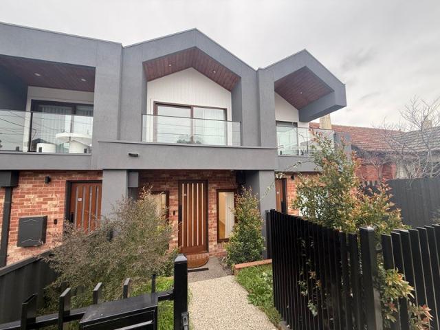 Townhouse for rent in Camerons Creek, Victoria