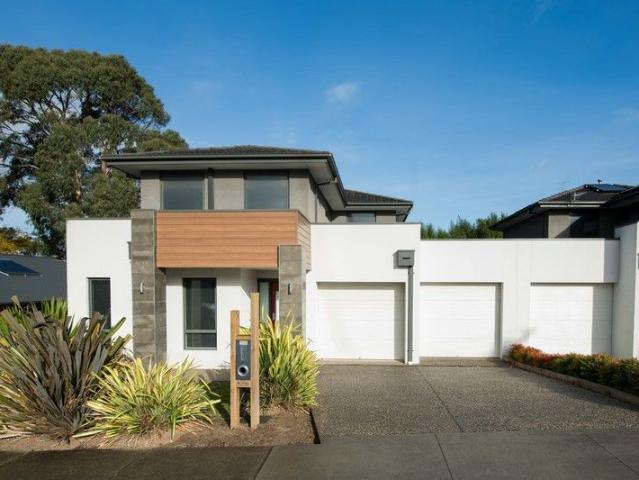 Townhouse for sale in Leongatha, Victoria