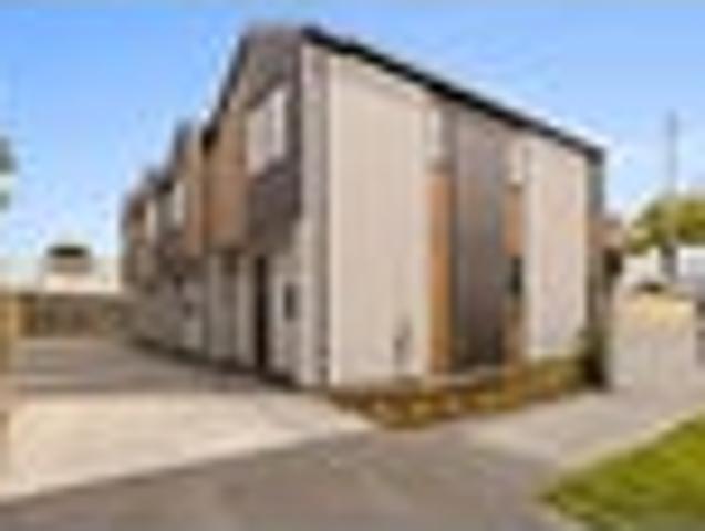 Townhouse for sale in Heathcote, Canterbury
