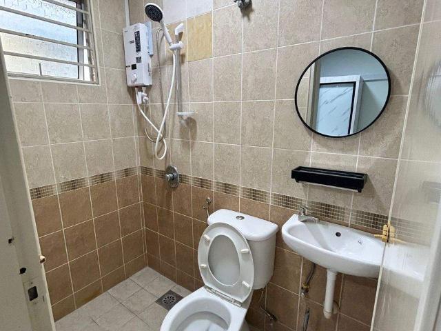 Room for rent in Petaling, Damansara Damai