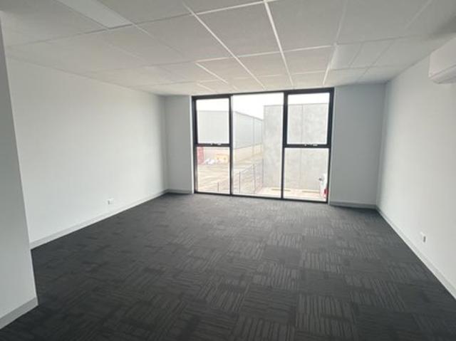 Warehouse for rent in Paramount Industrial Estate, Melbourne