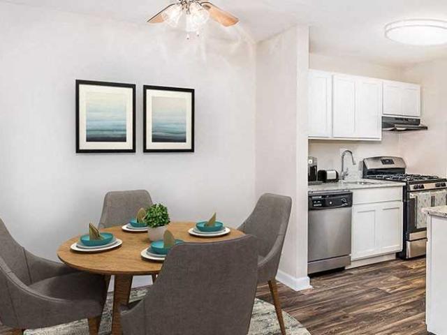 Apartment for rent in Downers Grove, Illinois