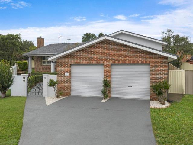 House for sale in Lake Haven, New South Wales